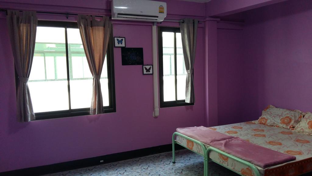 New C.H. Guest House Bangkok Room photo
